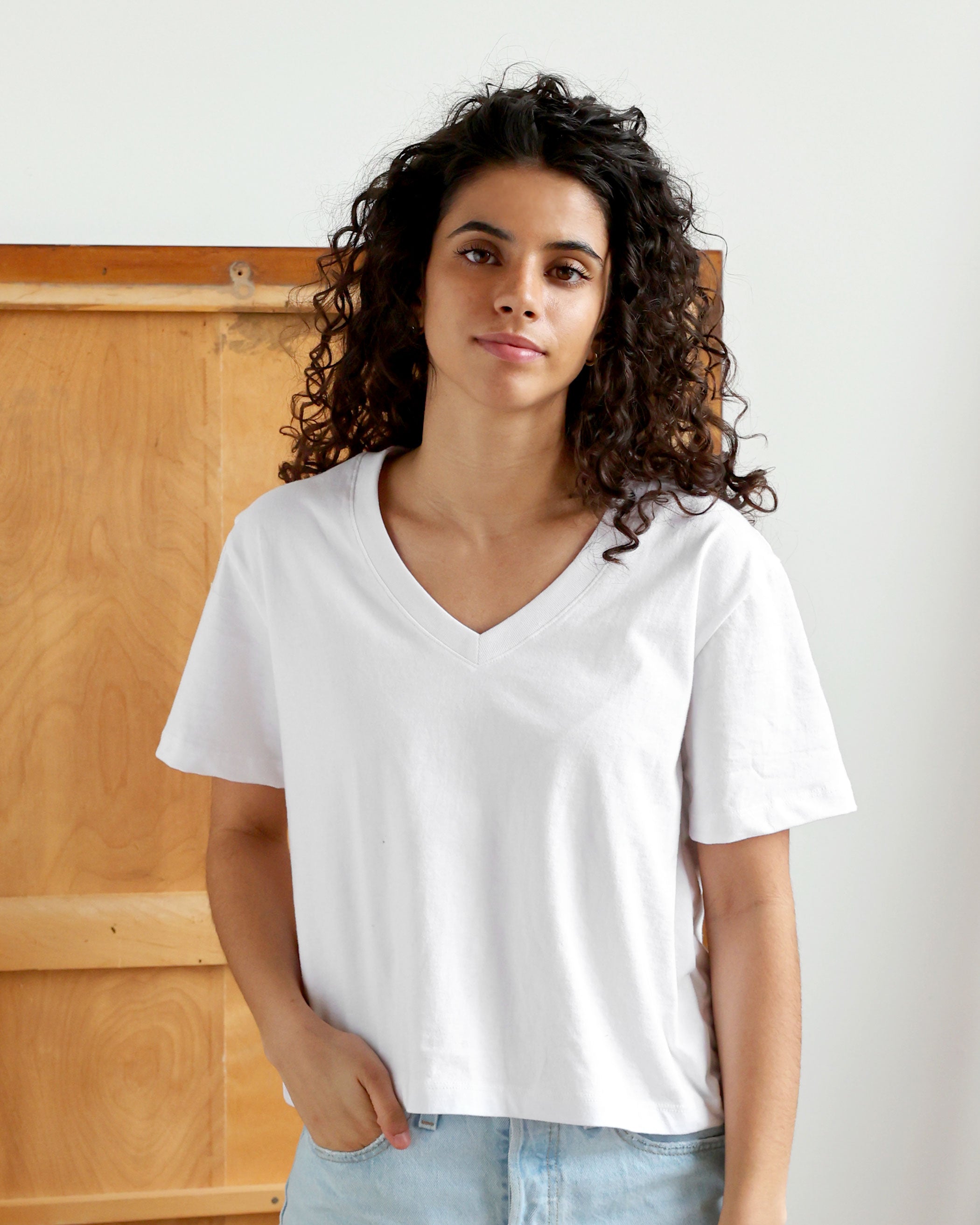 Made in Canada  Friday V-Neck Tee White - 100% Organic Cotton - Province of Canada