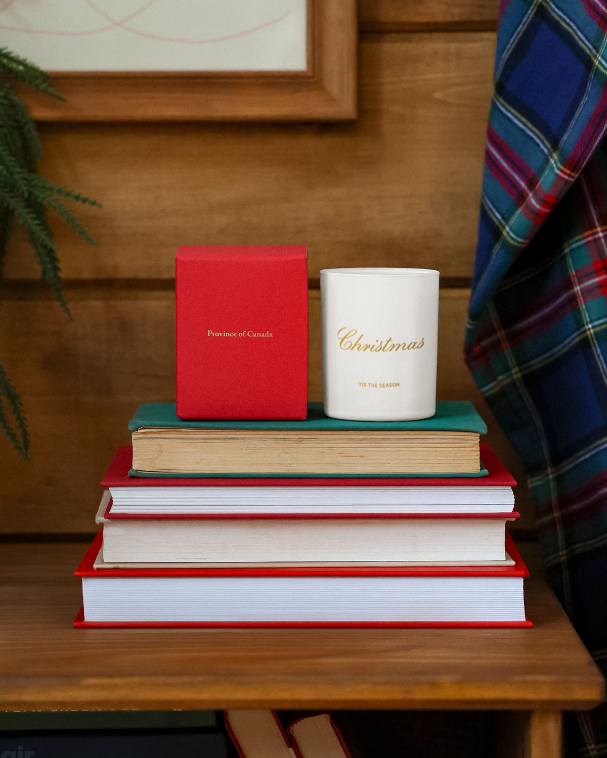 Made in Canada Natural Soy Hand-Poured Christmas Candle with Red Box - Province of Canada
