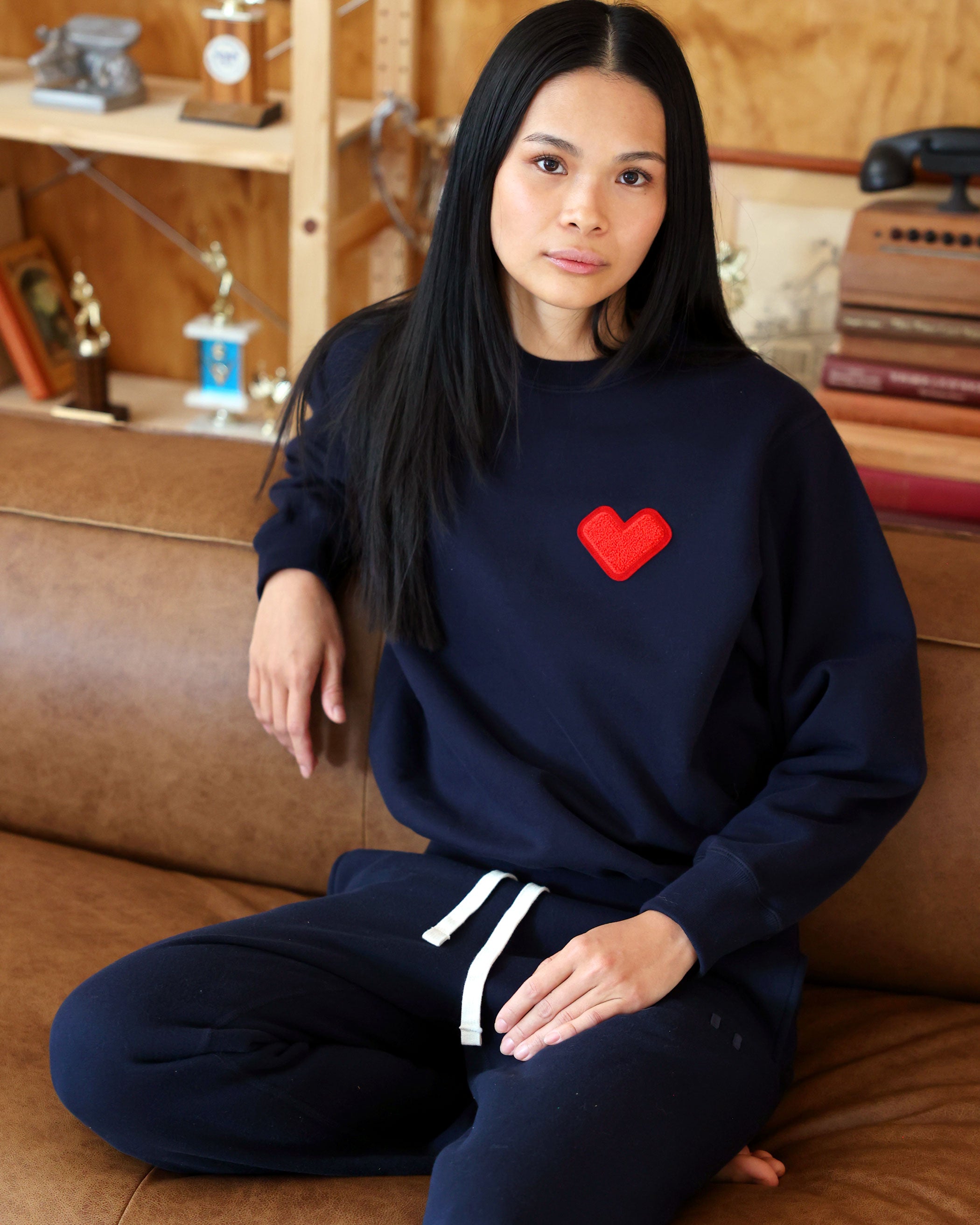 【新品・定価以下】A.P.C HEART Sweatshirt Heart Sweatshirt Navy - Unisex – Province of Canada